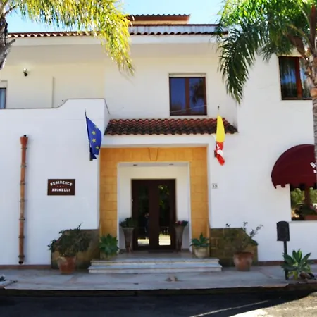 לינה וארוחת בוקר Brunelli 3*